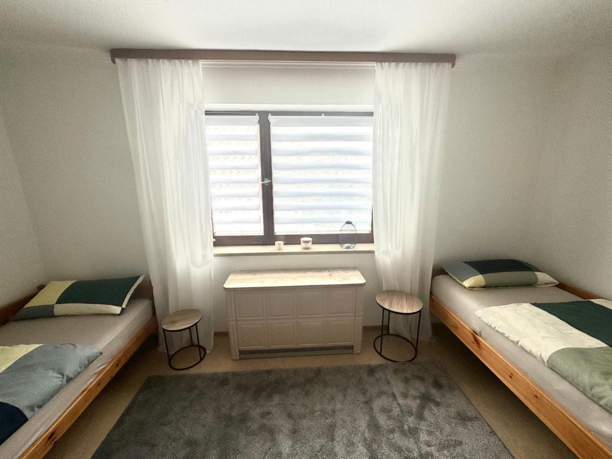 Apartamento Schoenes, Friedliches Zimmer Augsburgo Exterior foto